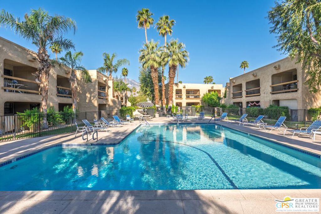 5300 E Waverly Drive 14