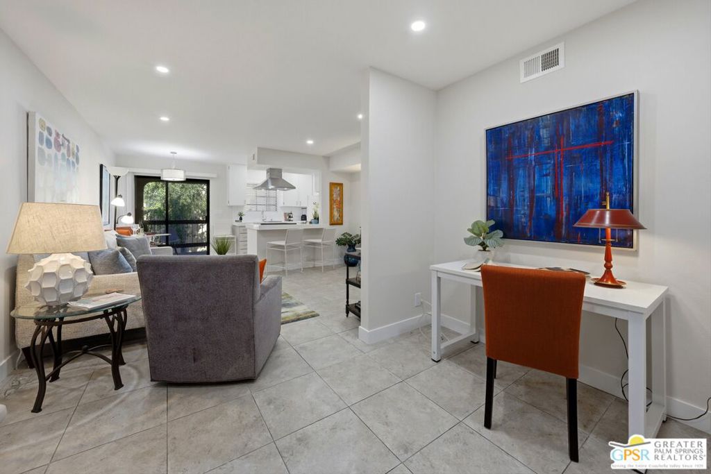 5300 E Waverly Drive 14