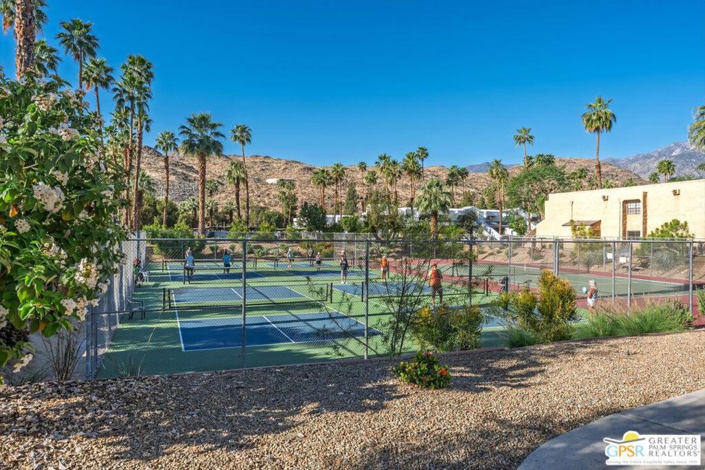 5300 E Waverly Drive 14