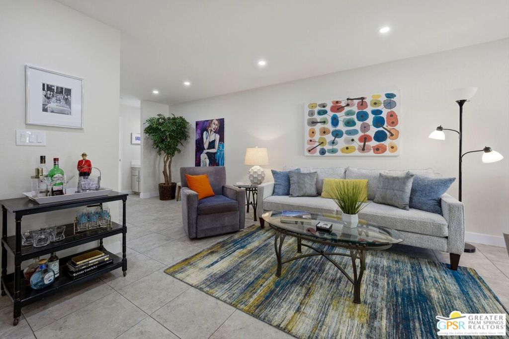 5300 E Waverly Drive 14