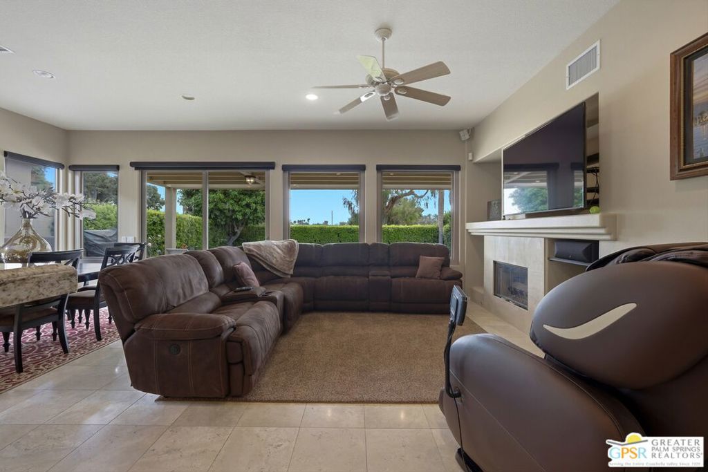 149 E Kavenish Drive