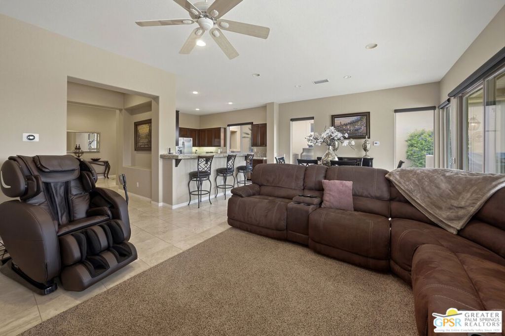 149 E Kavenish Drive