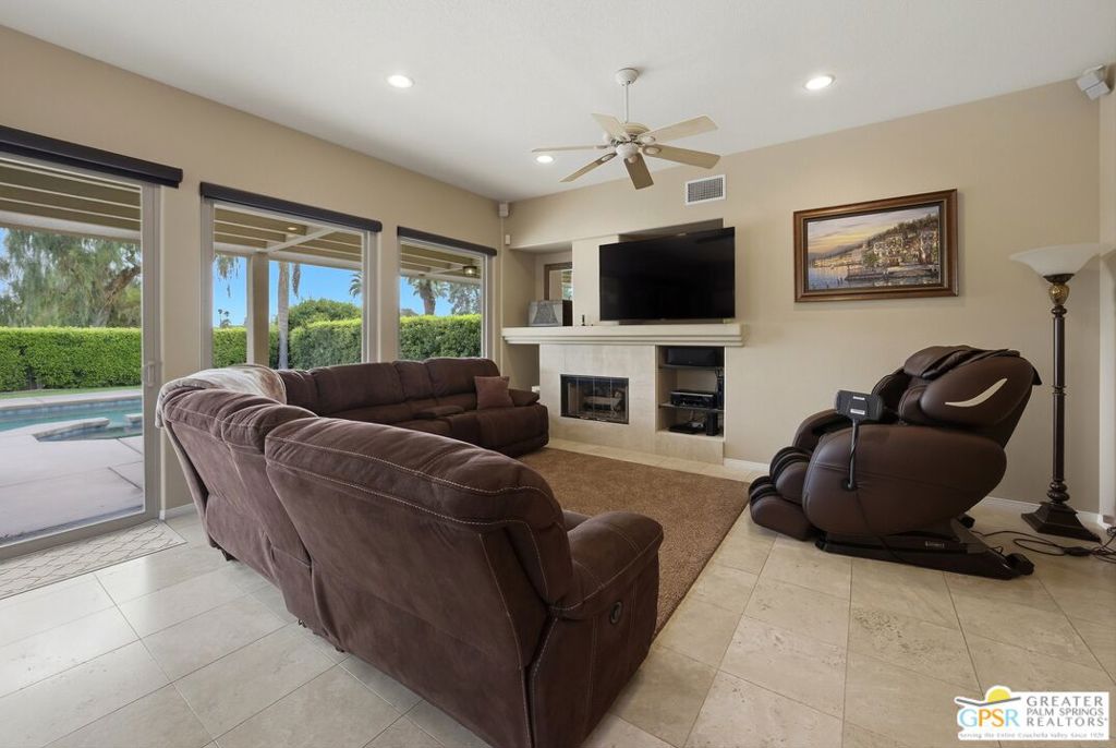 149 E Kavenish Drive