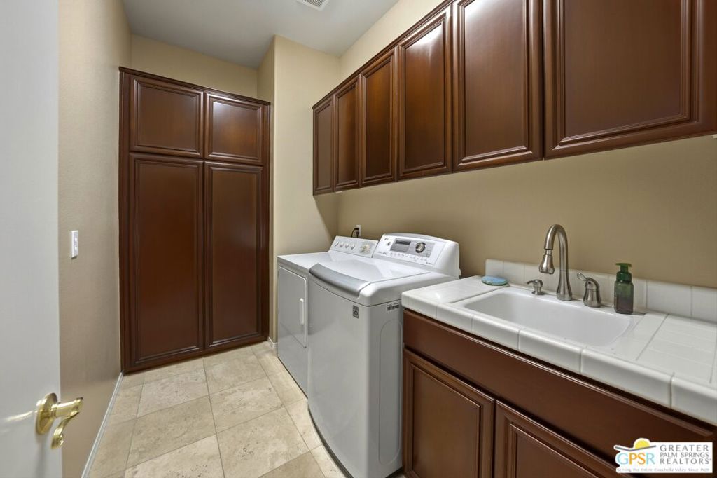 149 E Kavenish Drive