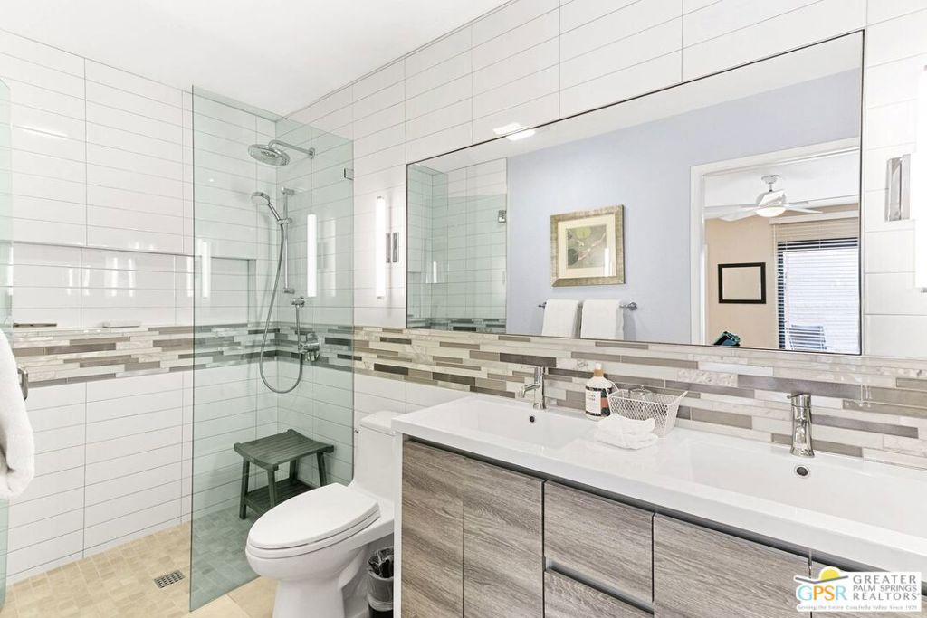 2985 E Avery Drive C