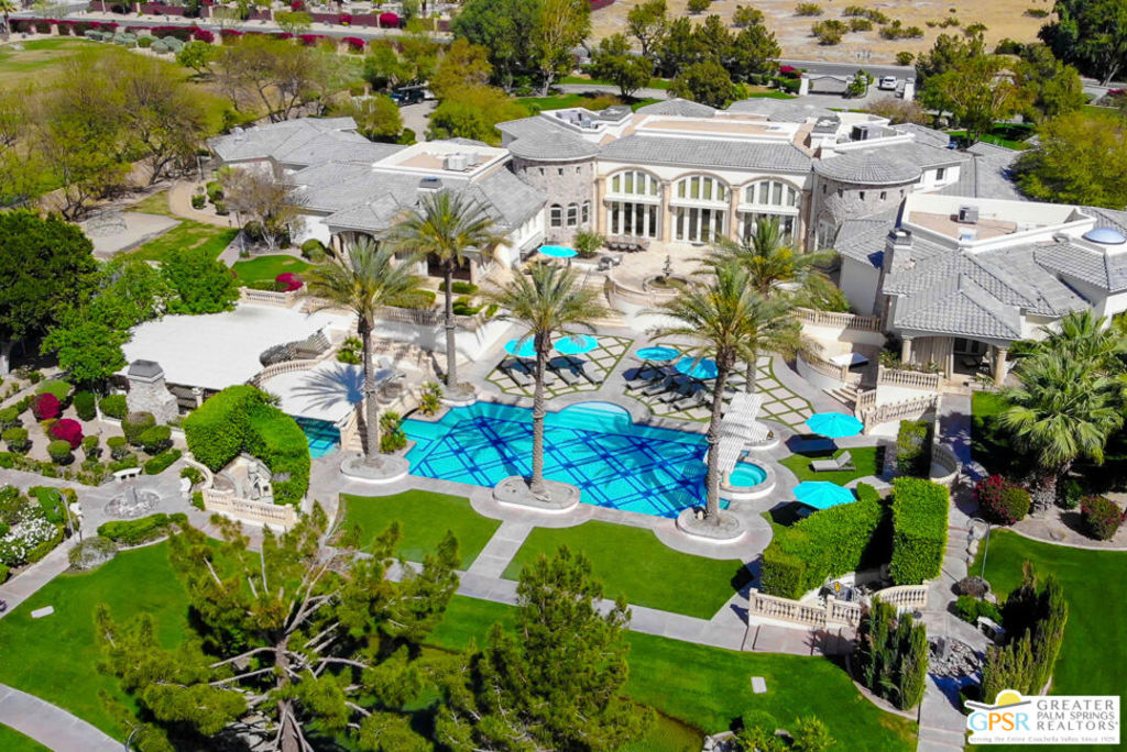1 Saint Petersburg Court