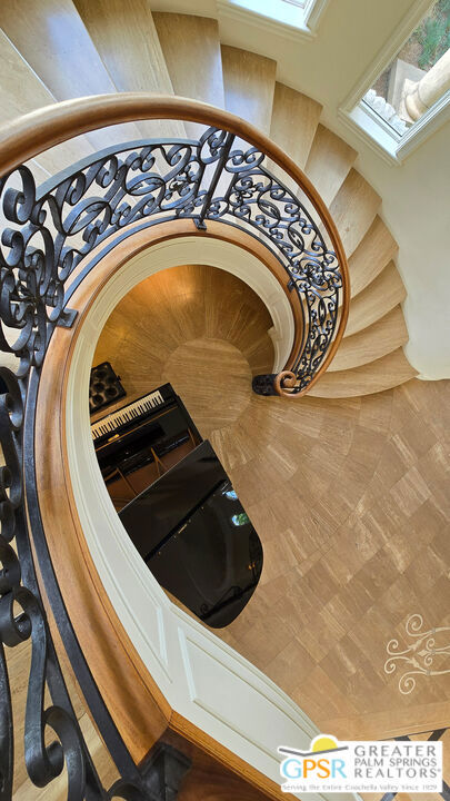 1 Saint Petersburg Court