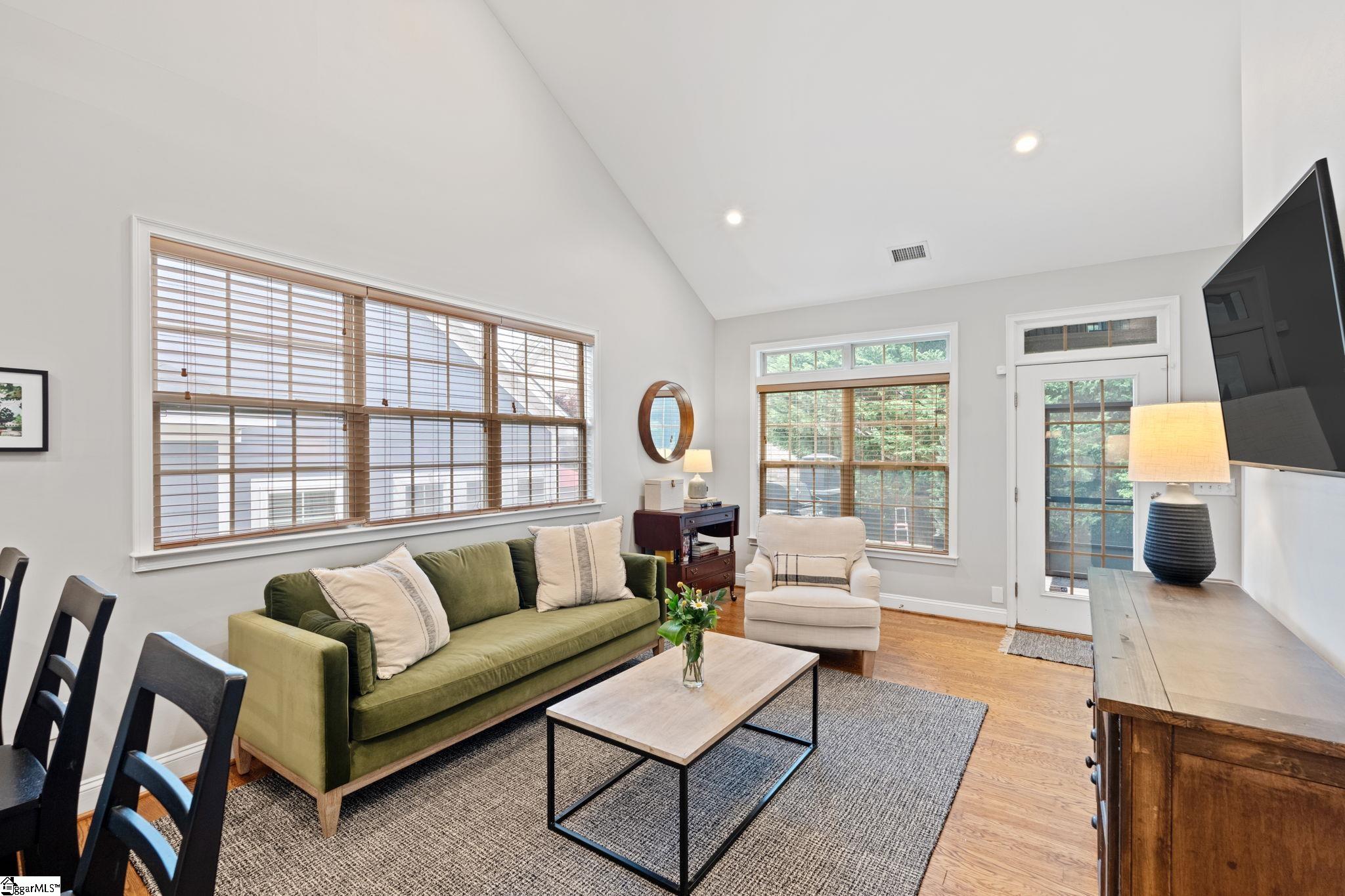 9 Wiscasset Way