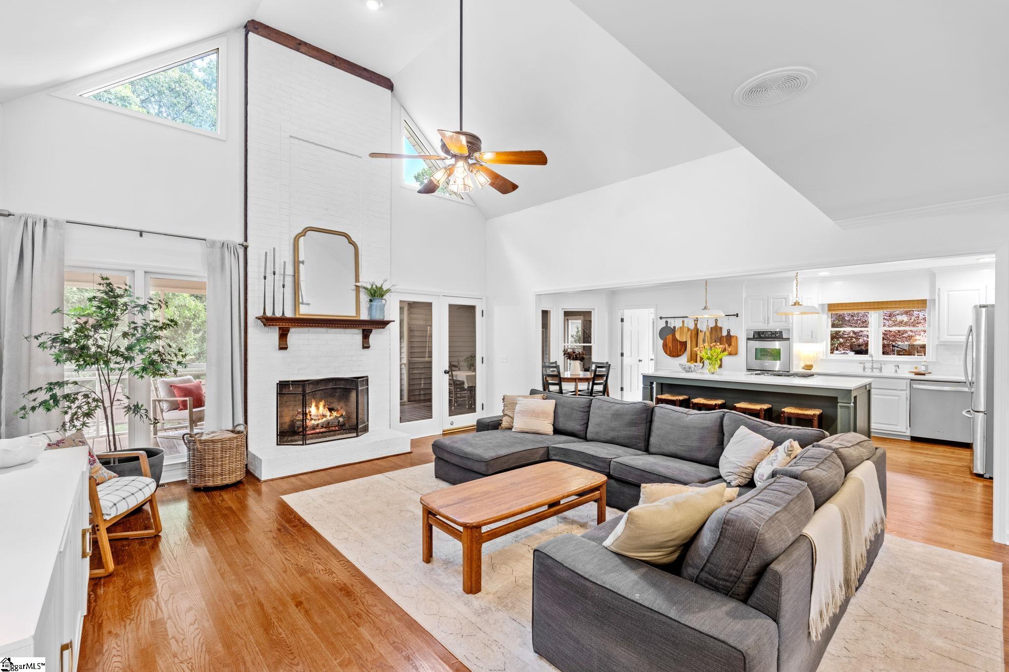 210 E Cranberry Lane