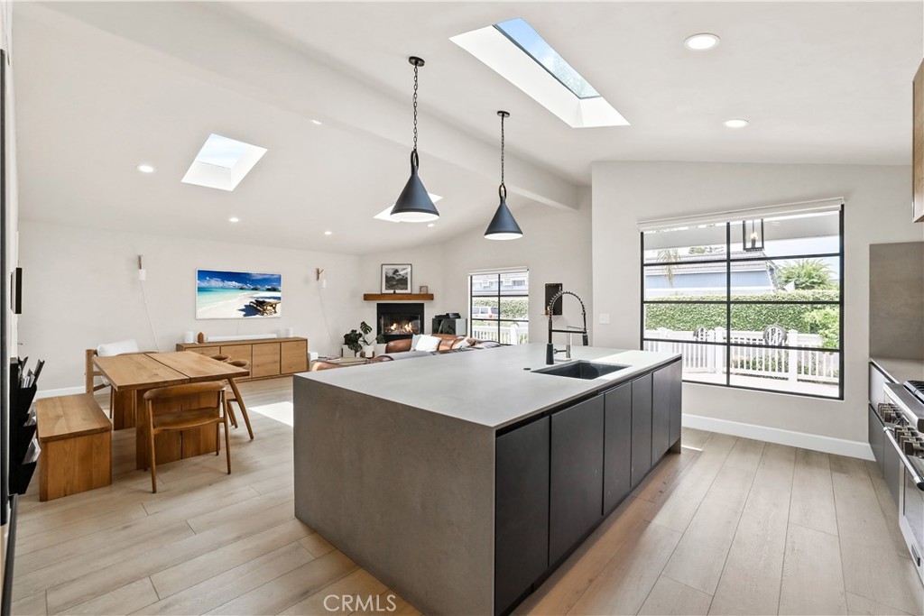 8462 Hillhead Drive