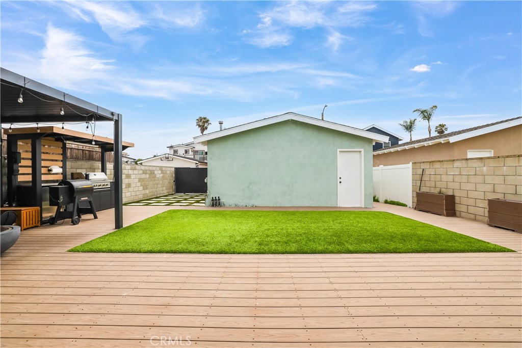 8462 Hillhead Drive