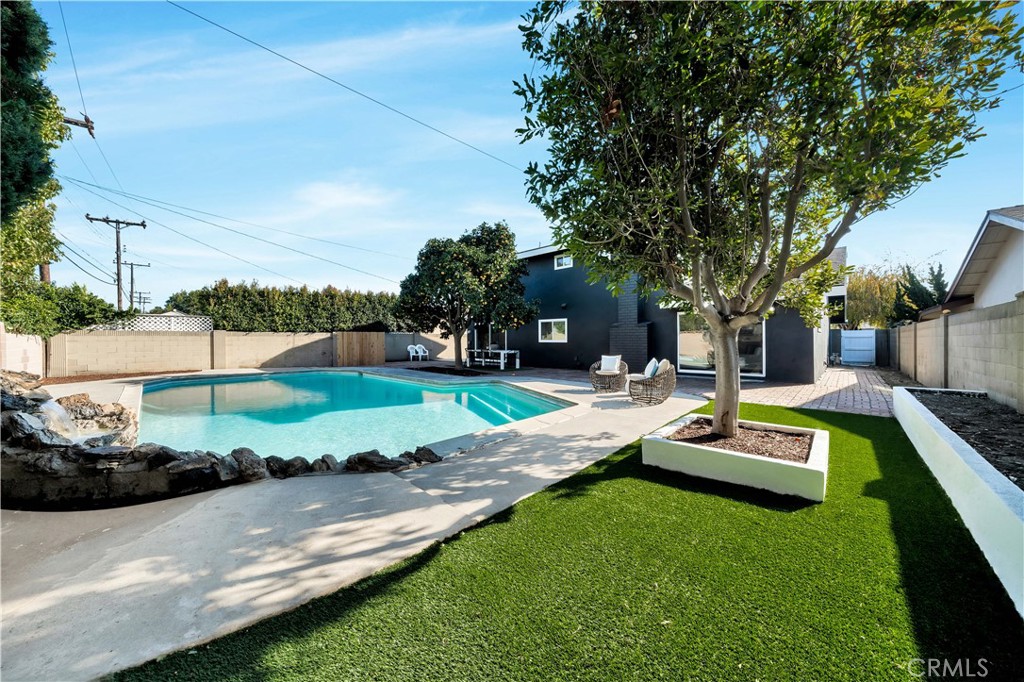 5231 Vallecito Avenue