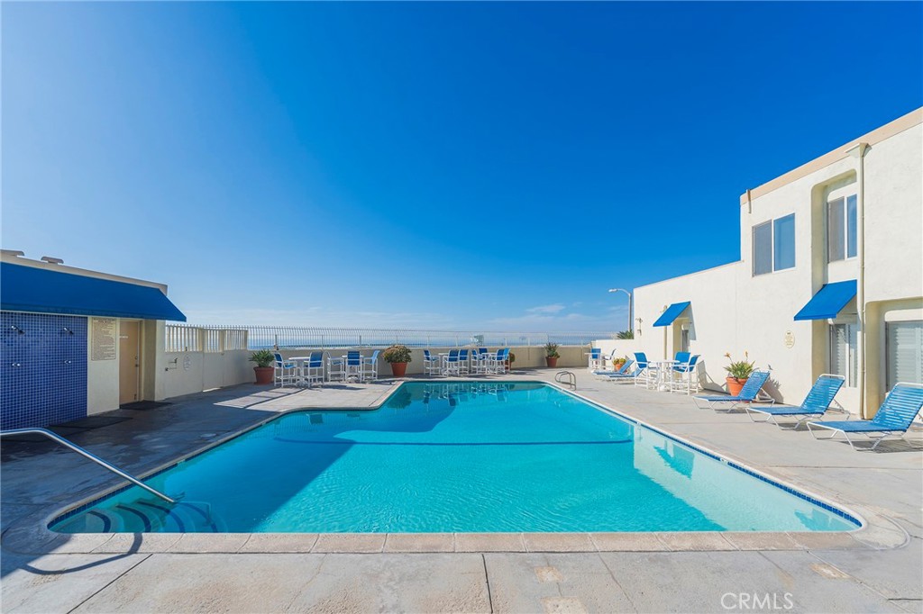 711 Pacific Coast 313