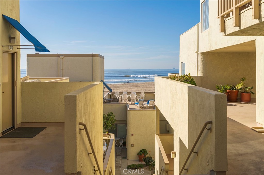 711 Pacific Coast 313