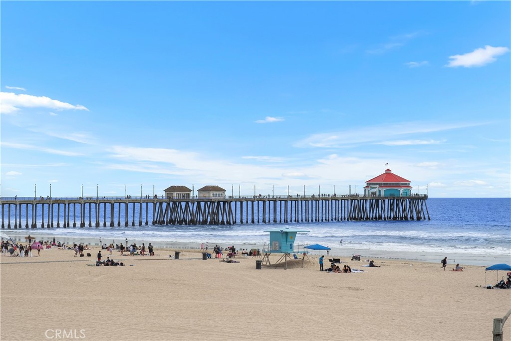 711 Pacific Coast 325