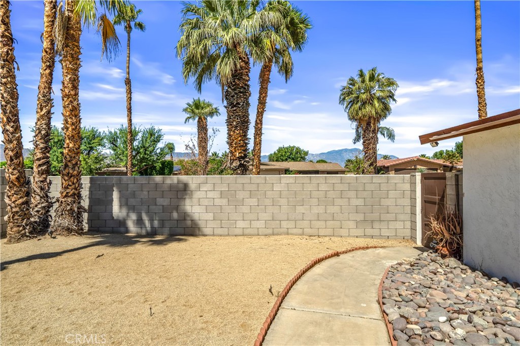 43160 Virginia Avenue