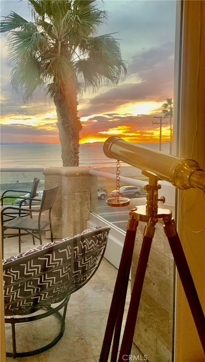 2118 Pacific Coast
