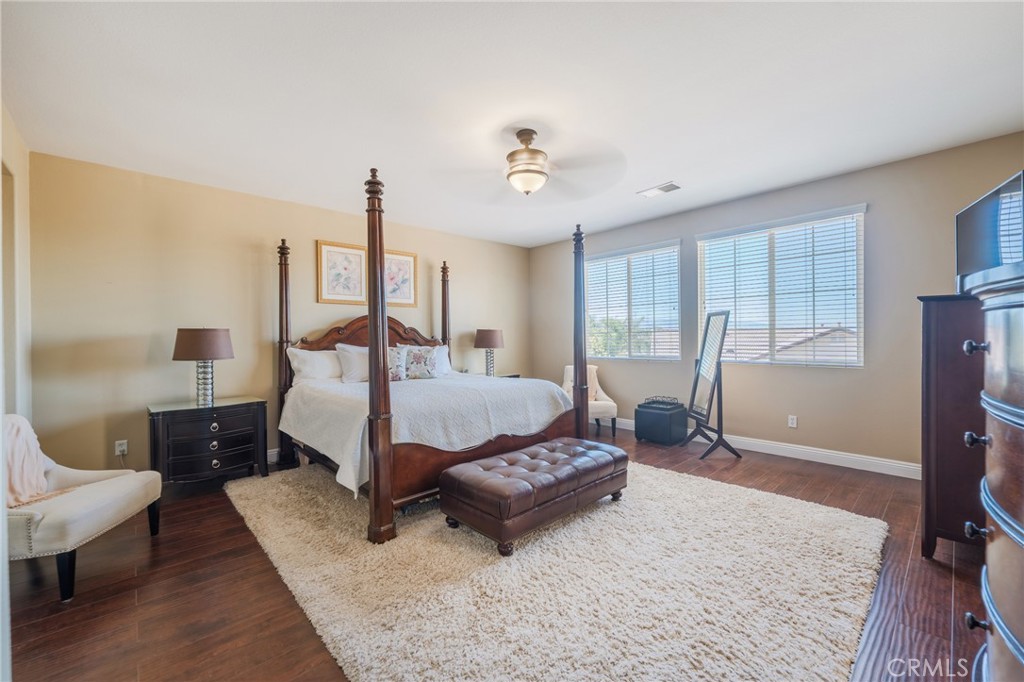 31801 Silk Vine