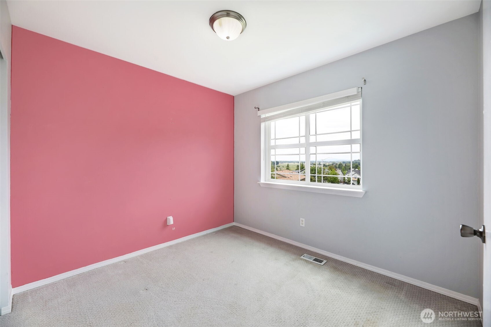 7604 88th Place NE