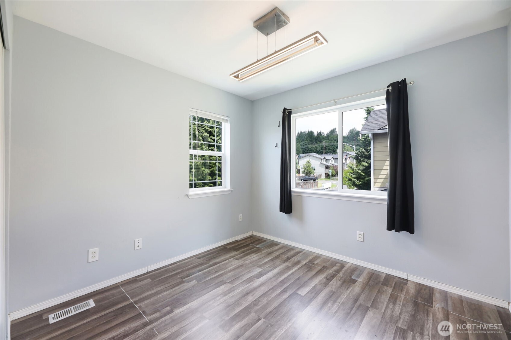 7604 88th Place NE