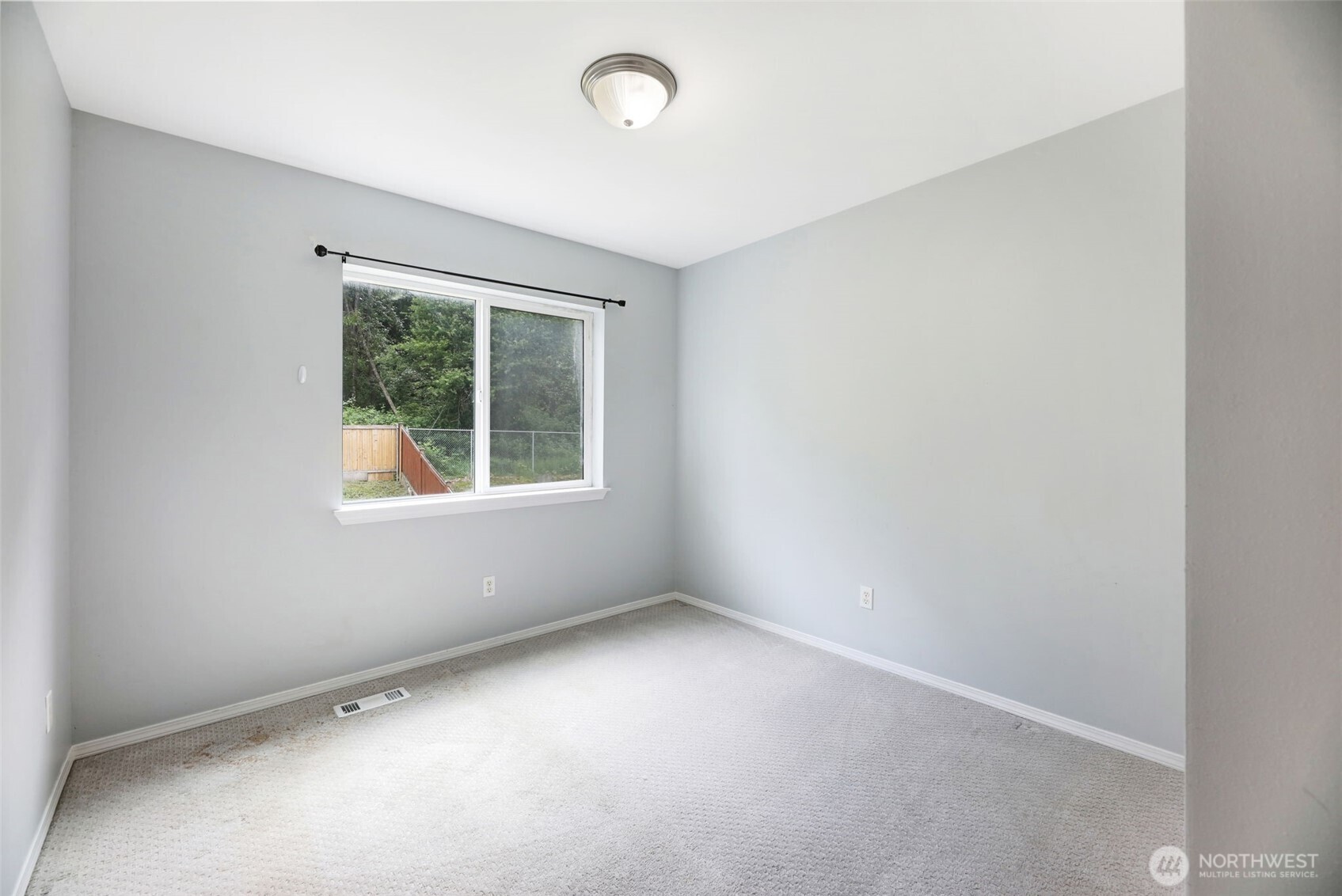 7604 88th Place NE