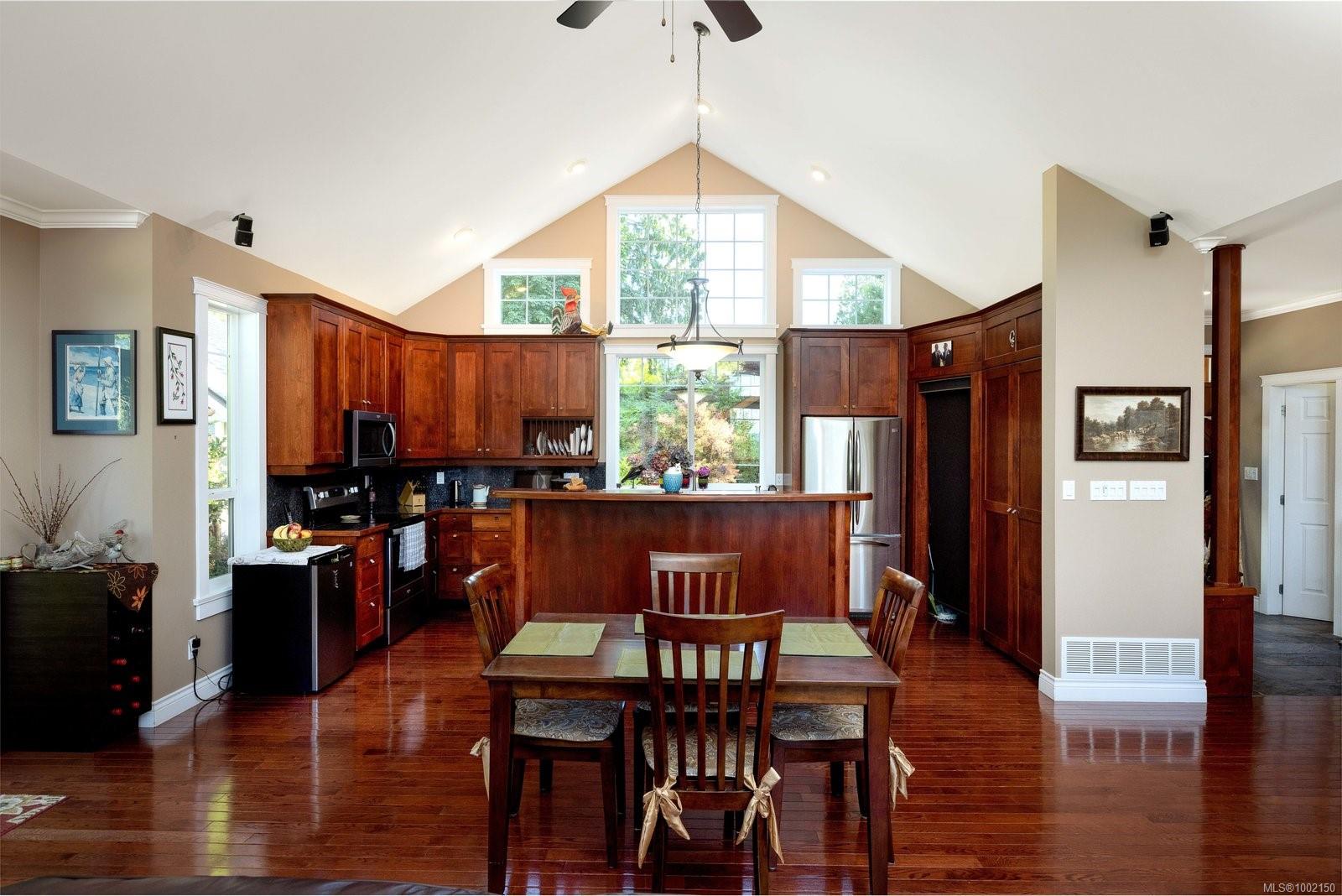 1114 Fern Ridge Dr