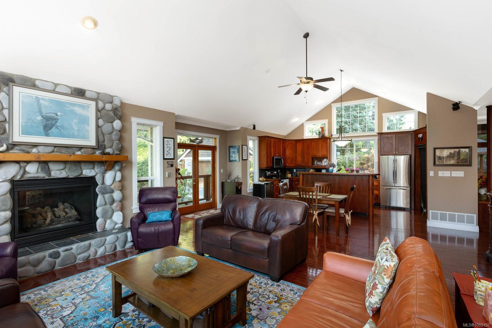 1114 Fern Ridge Dr