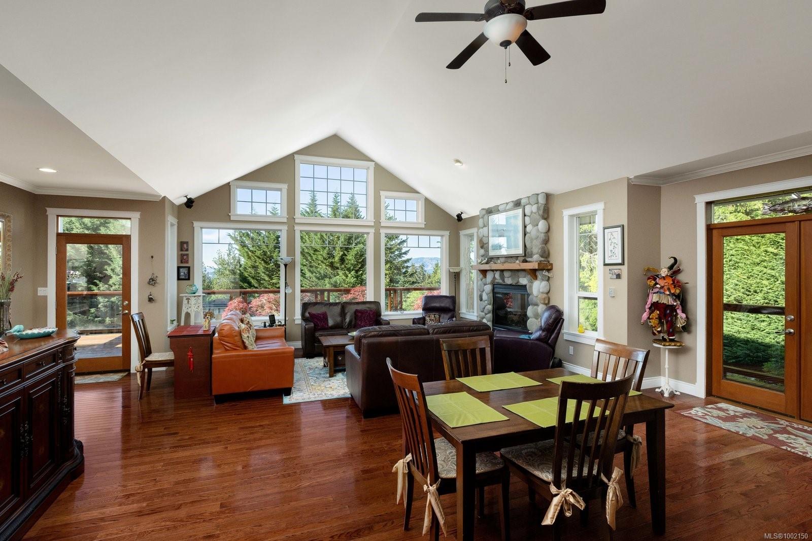 1114 Fern Ridge Dr