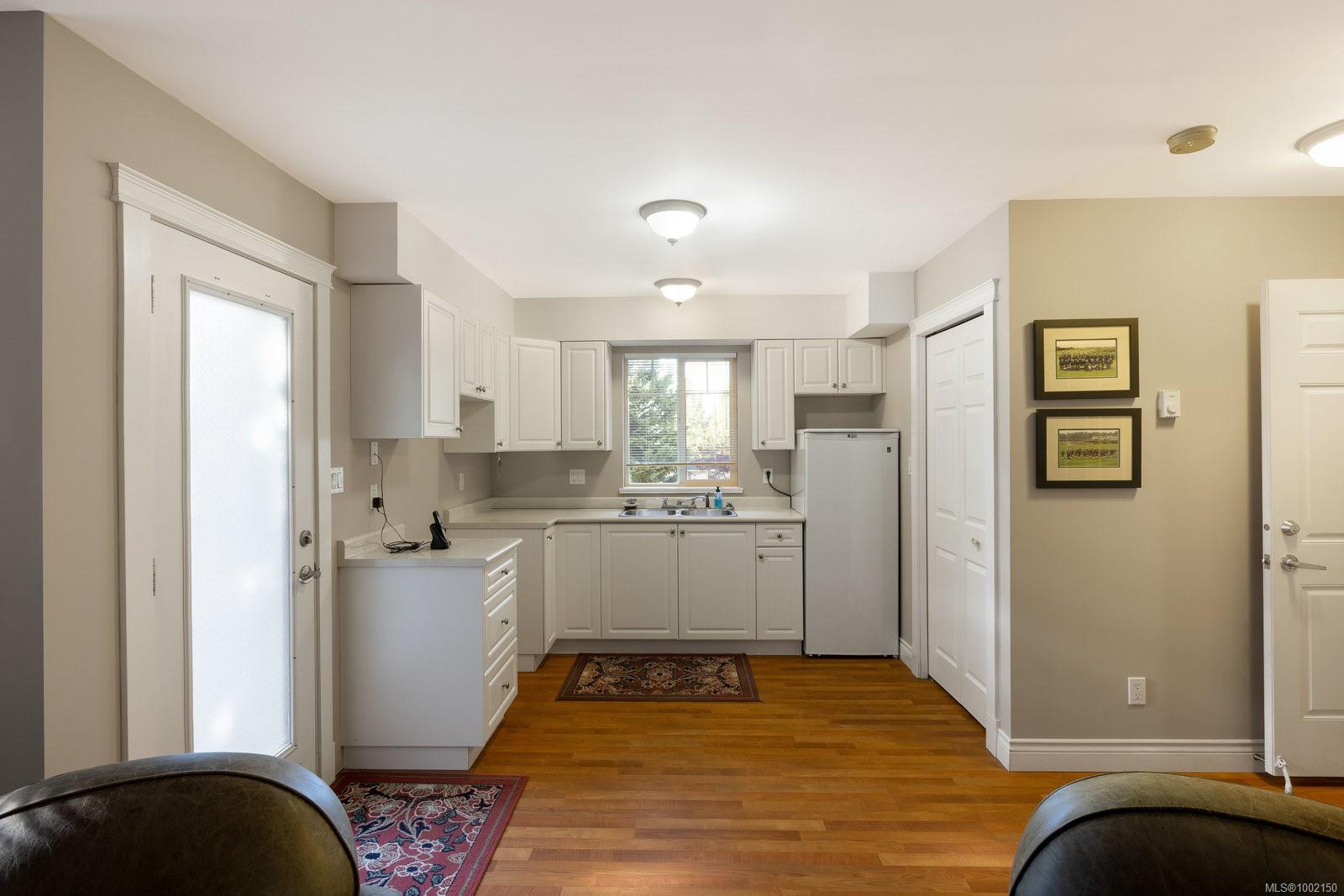 1114 Fern Ridge Dr