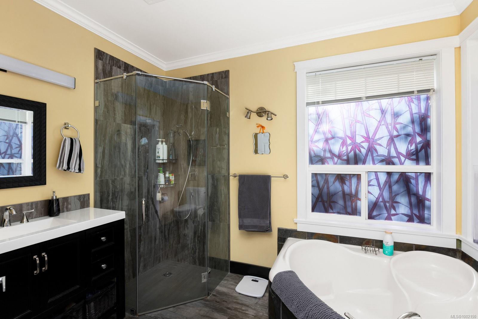 1114 Fern Ridge Dr