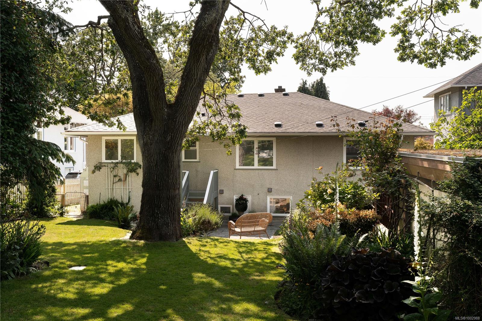 645 Transit Rd