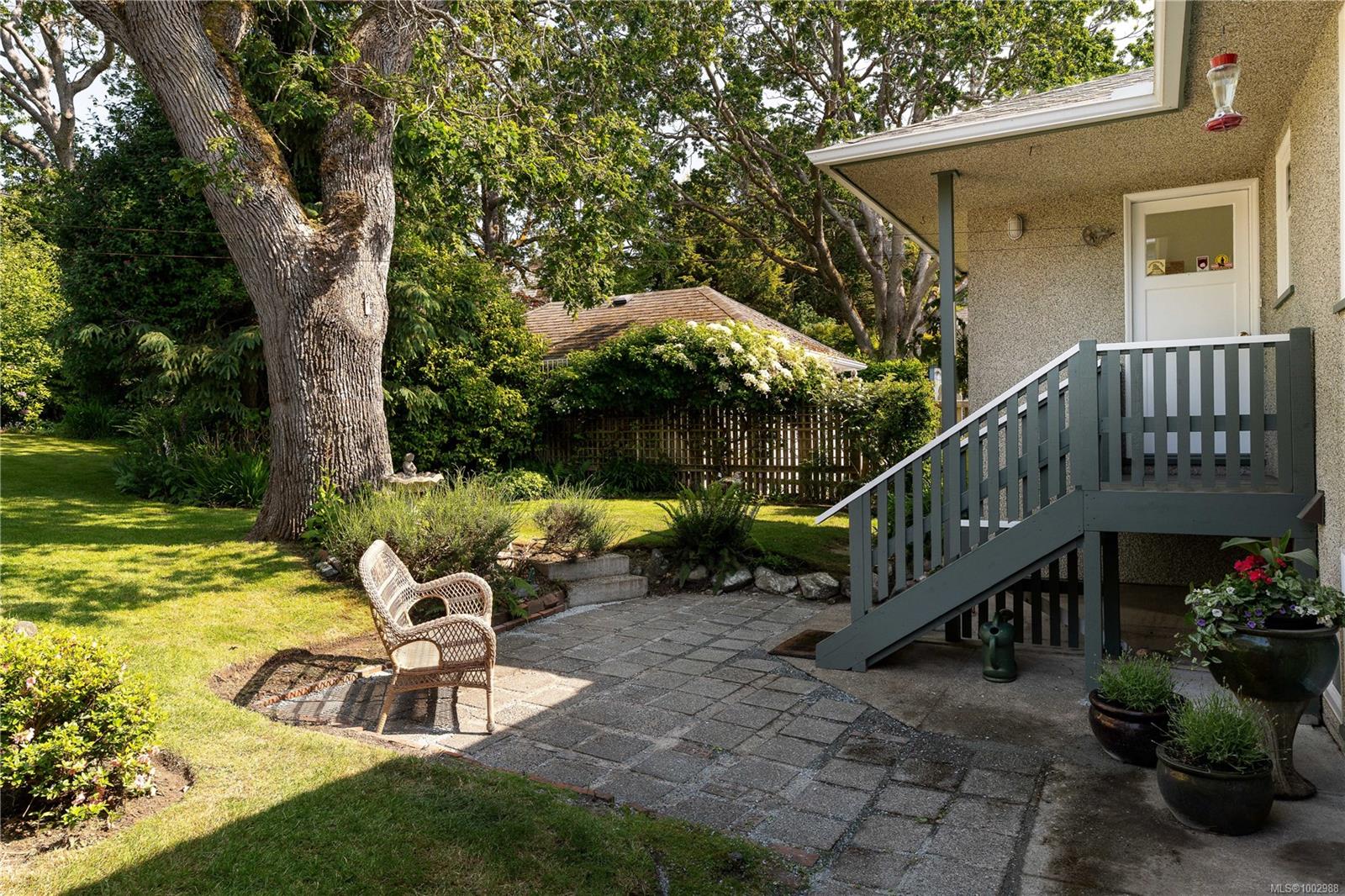 645 Transit Rd