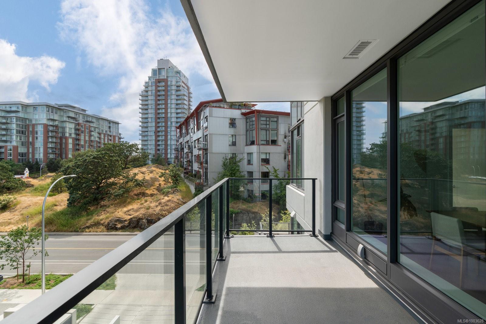 363 Tyee Rd # 402