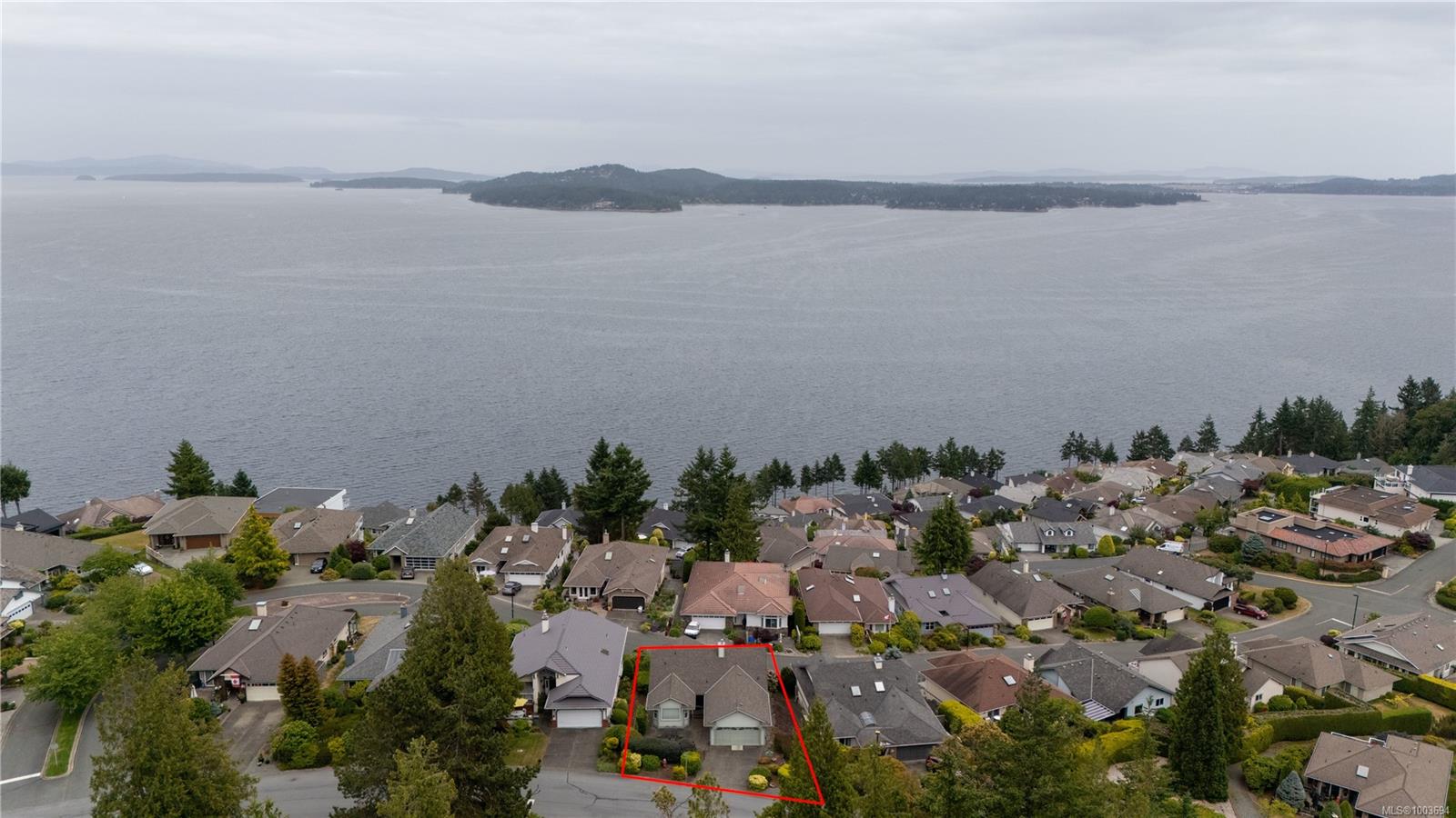 3635 Arbutus Dr N