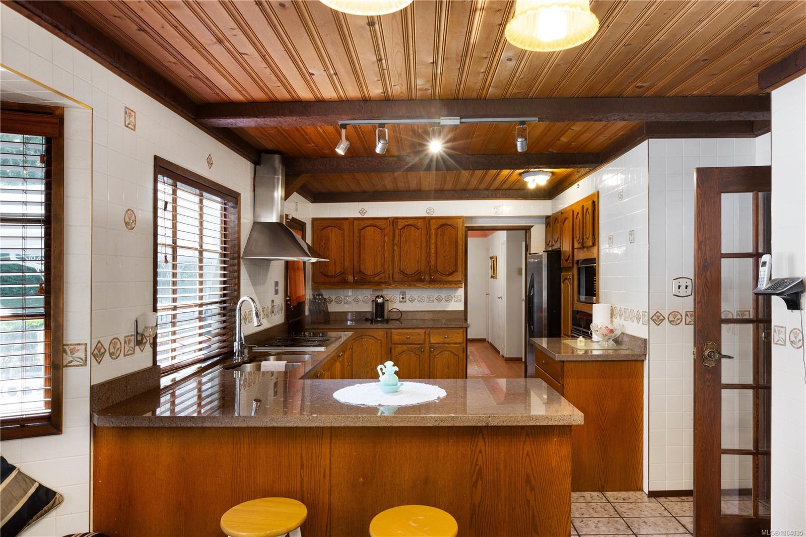3460 Beach Dr