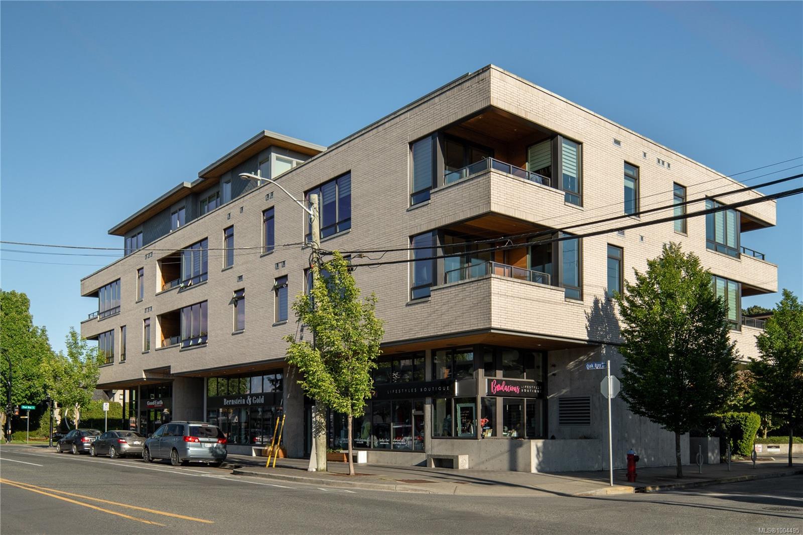 1969 Oak Bay Ave # 309
