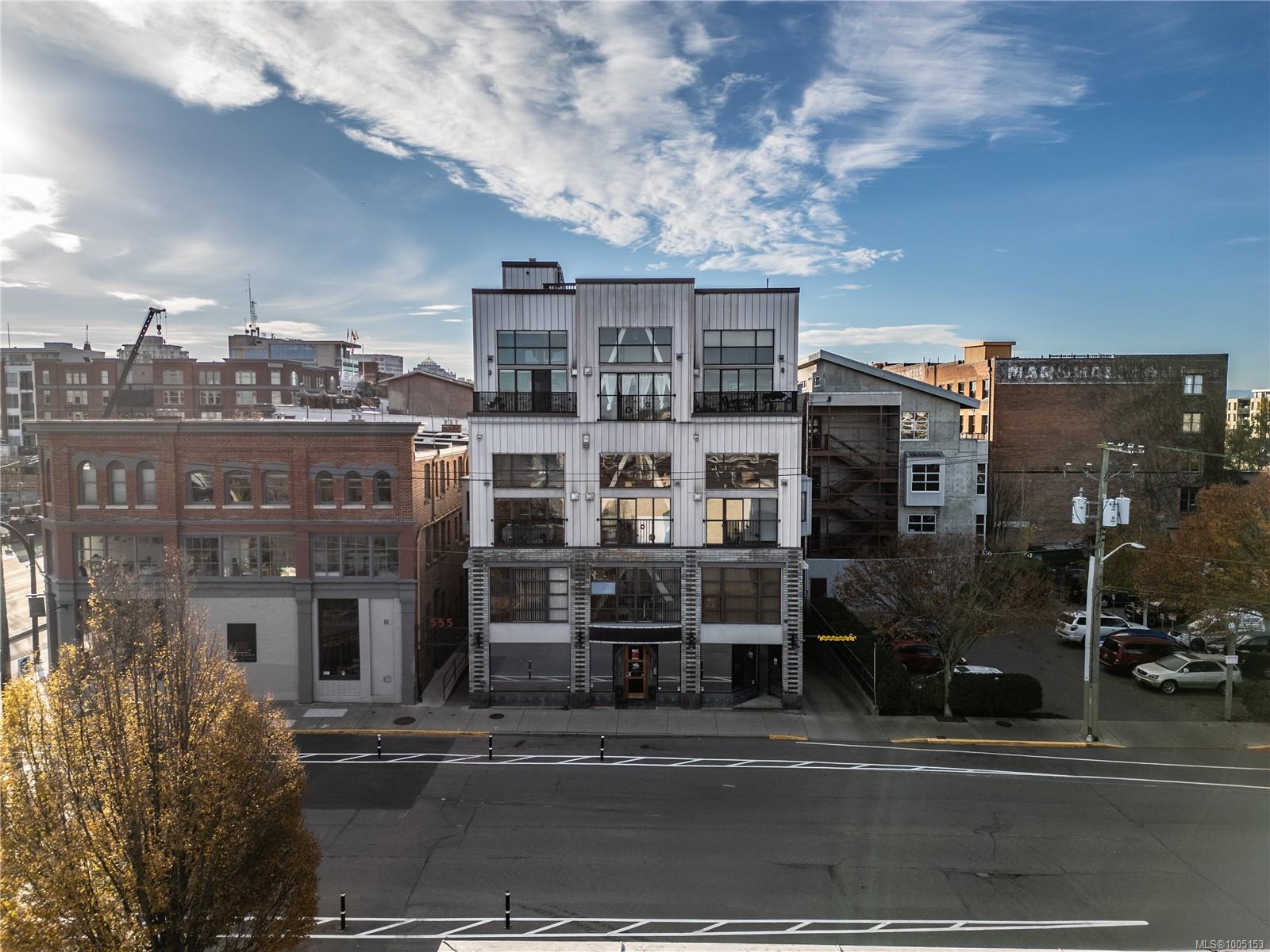 555 Chatham St # 305