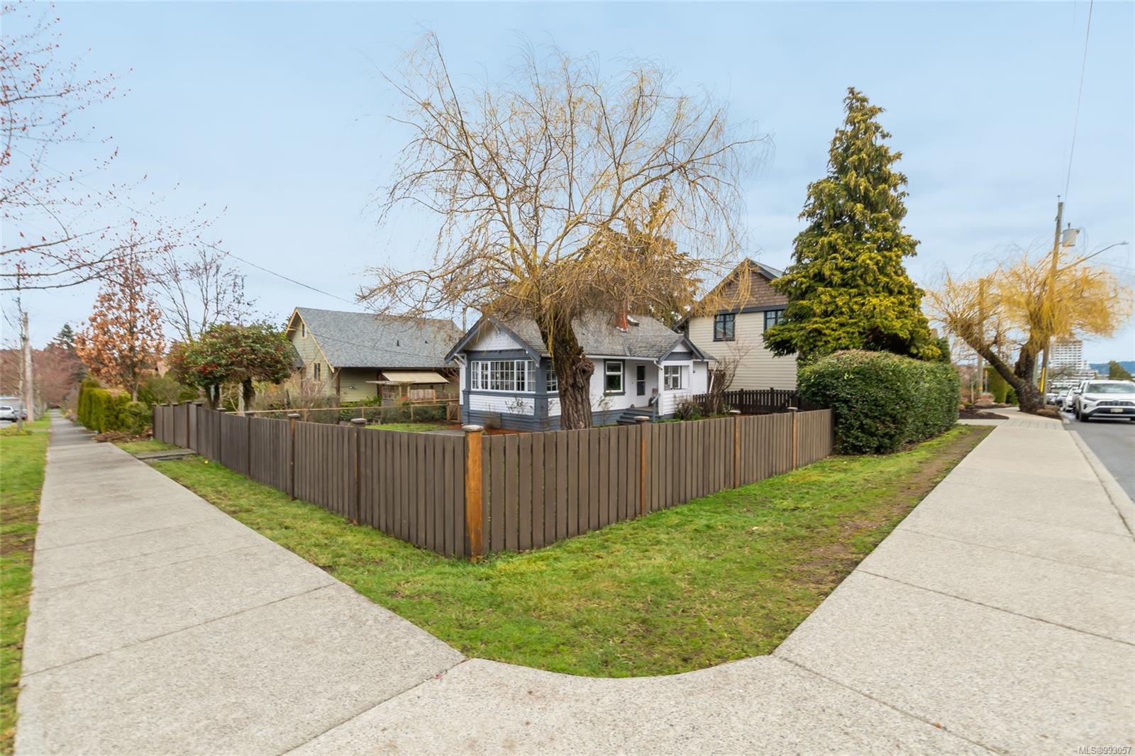 70 Kennedy St