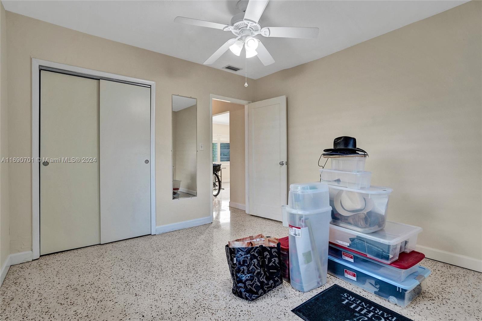 609 SW 18th Ct