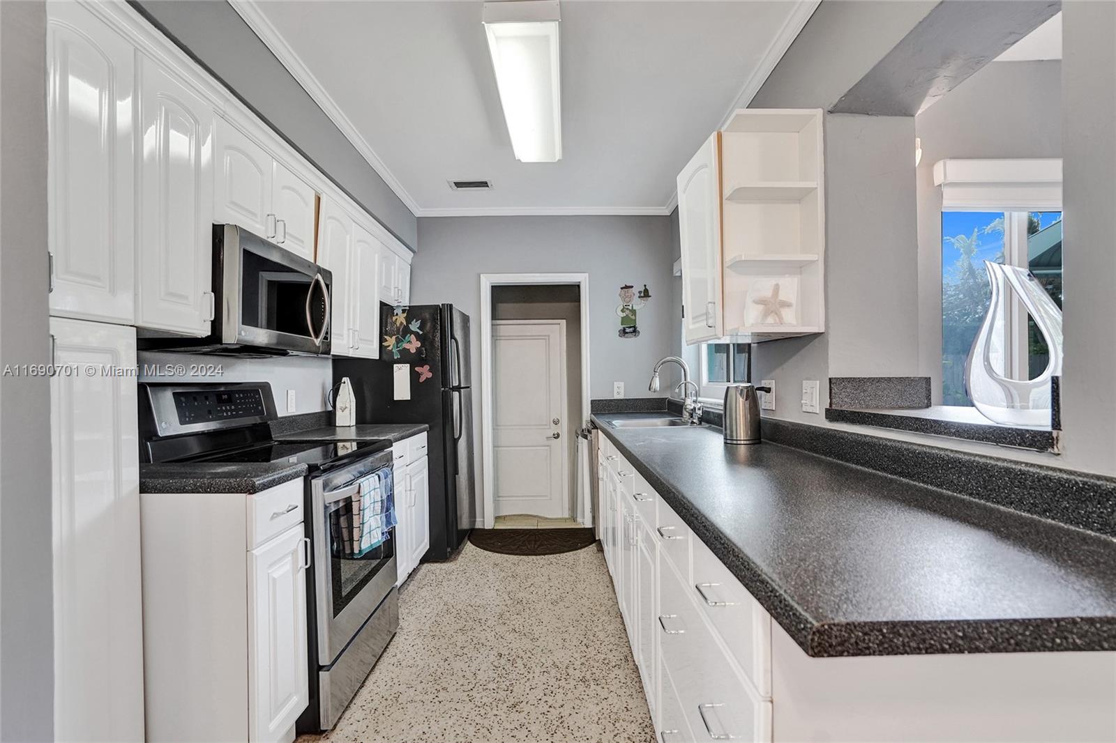 609 SW 18th Ct