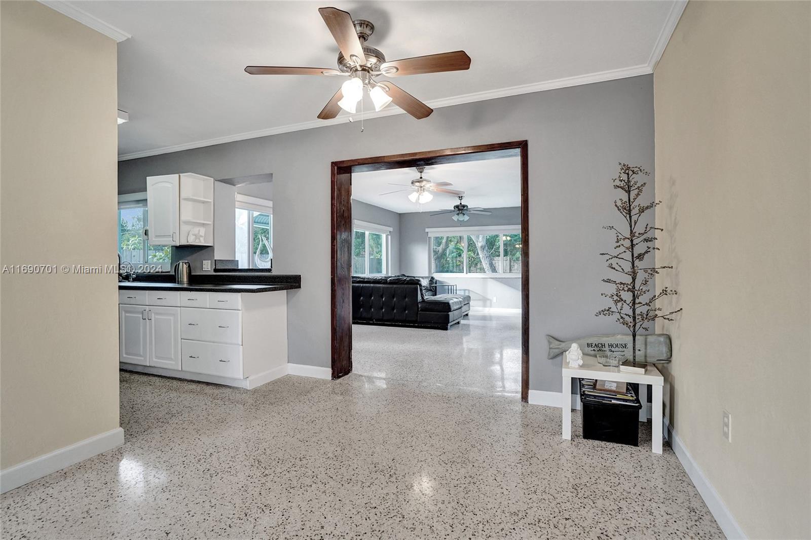 609 SW 18th Ct