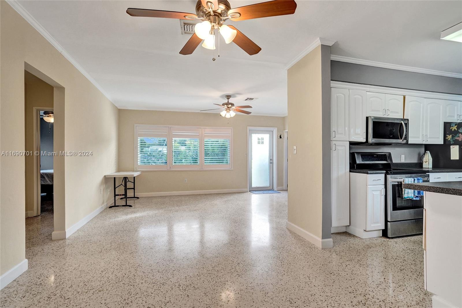 609 SW 18th Ct