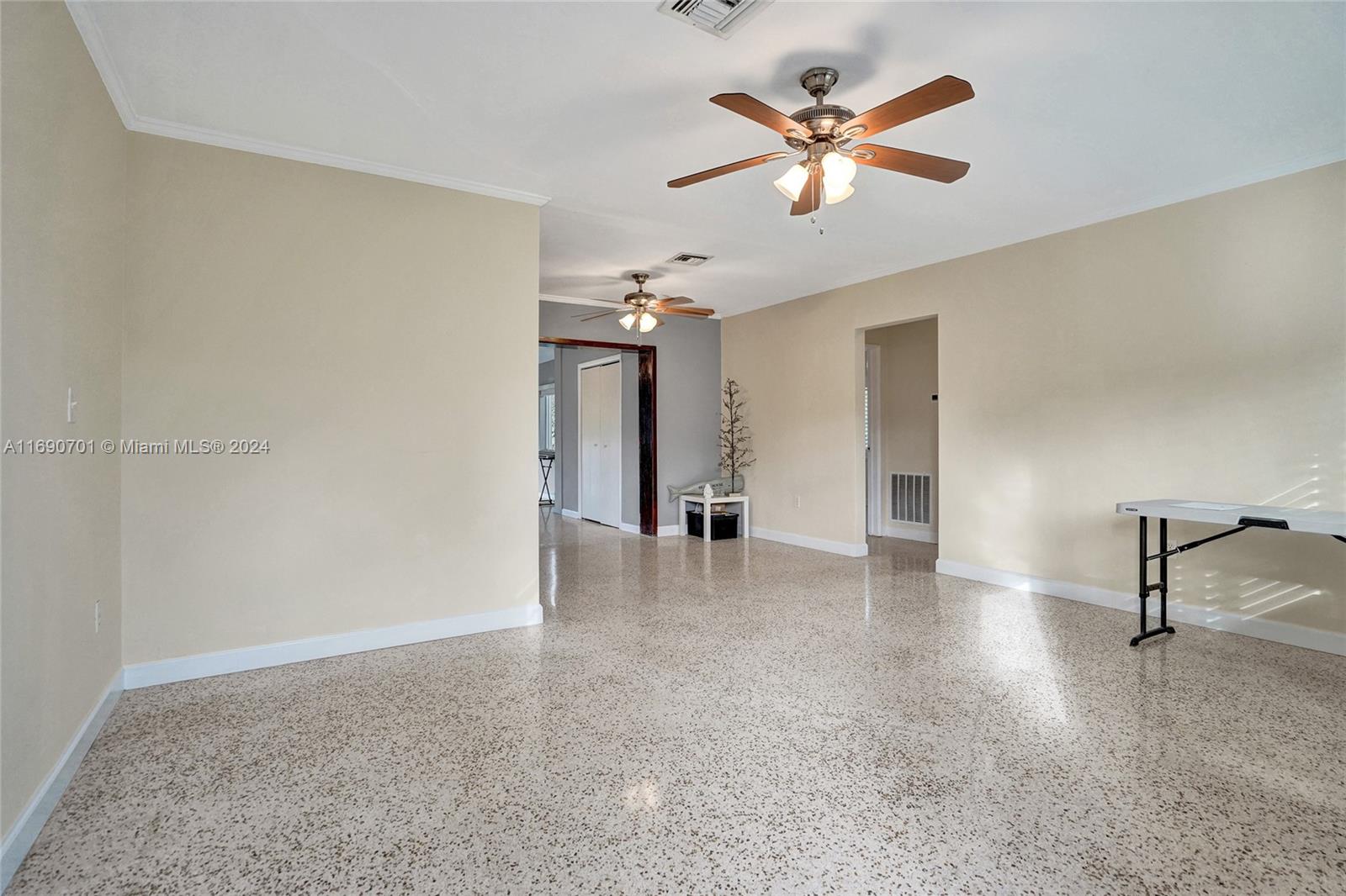 609 SW 18th Ct