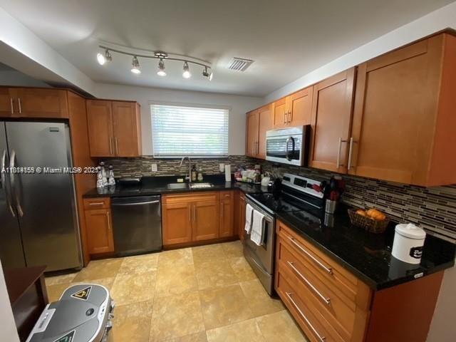 2221 SW 26th Lane