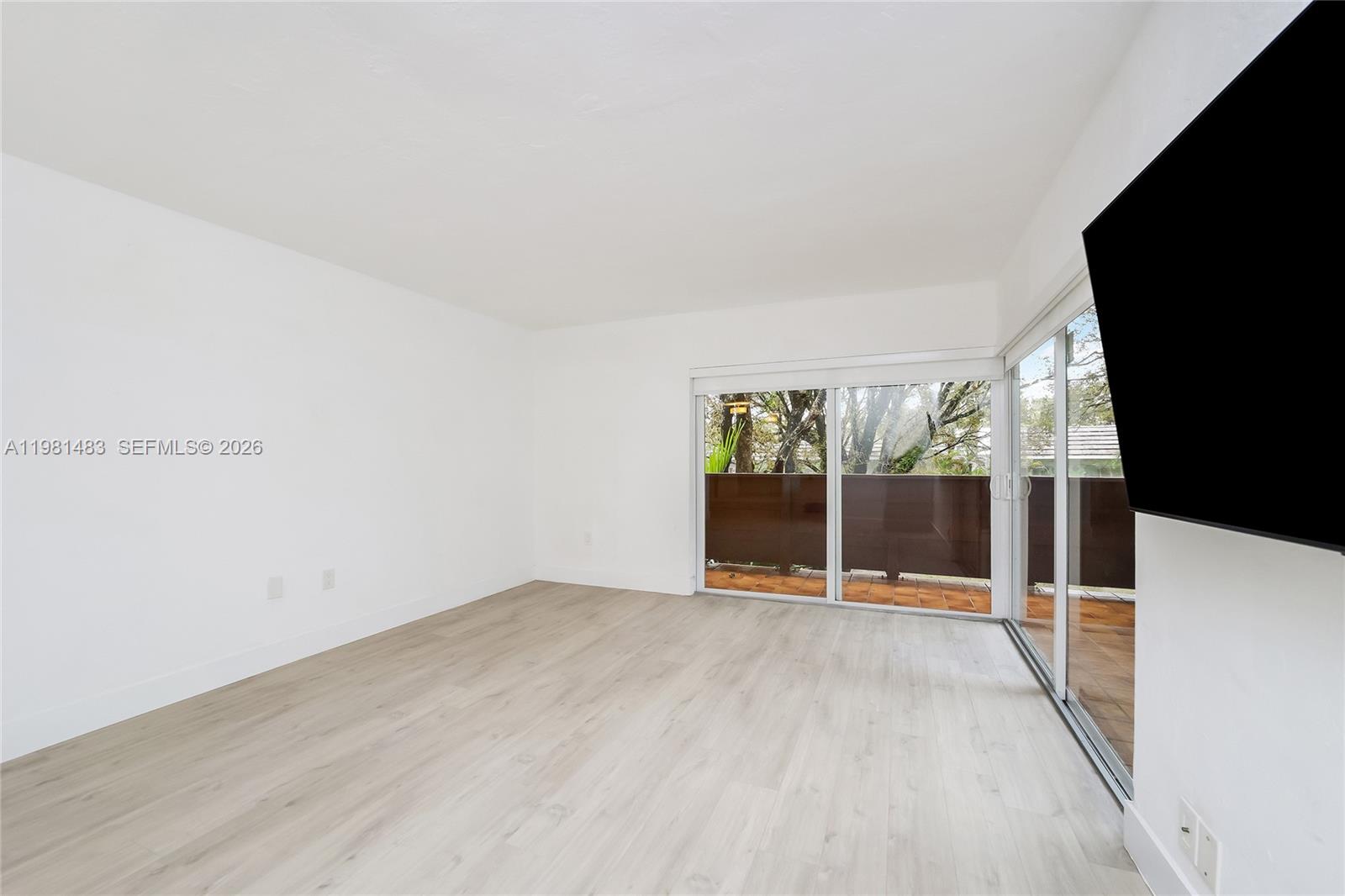 1205 Mariposa Ave # 326