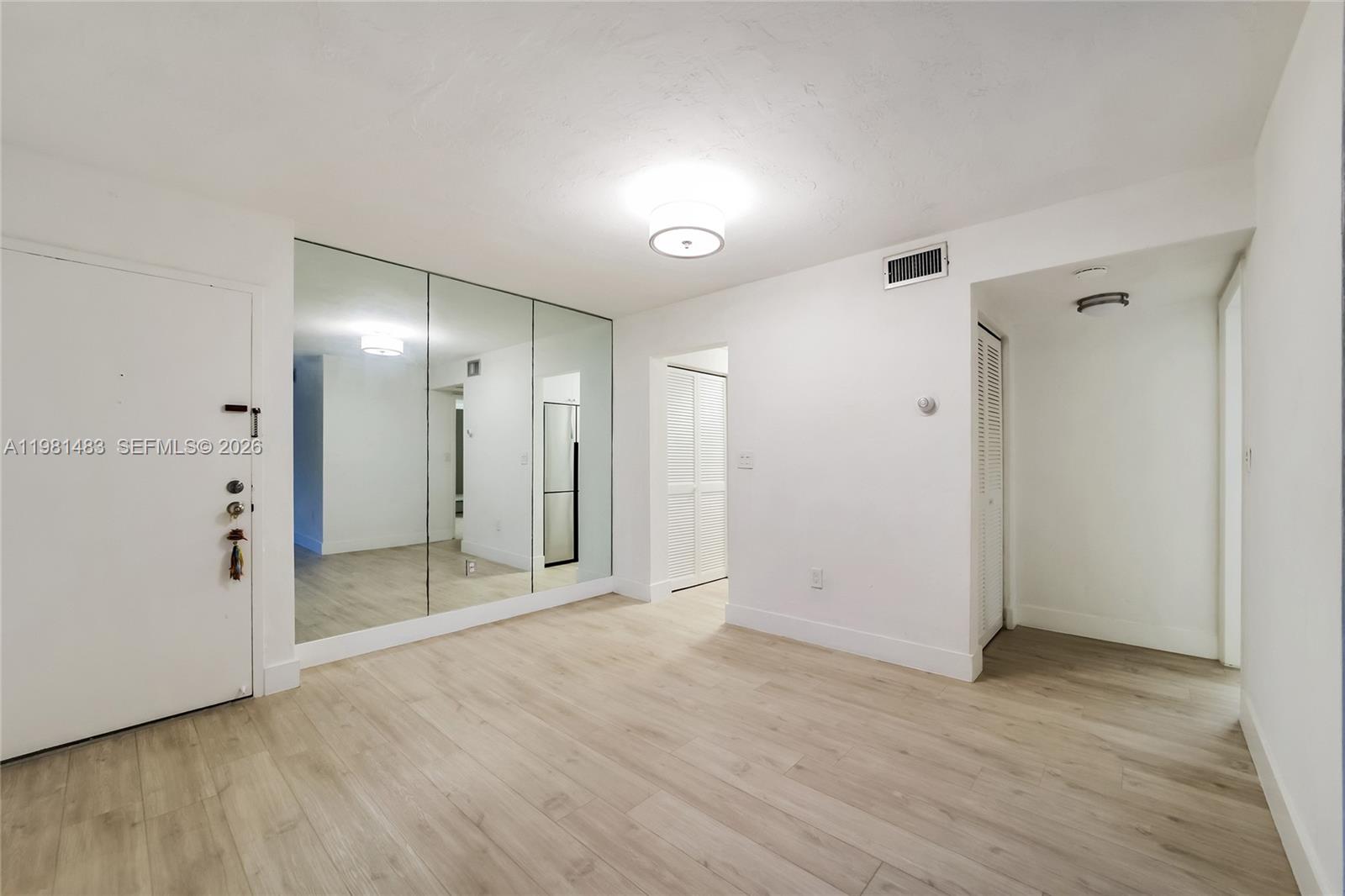 1205 Mariposa Ave # 326