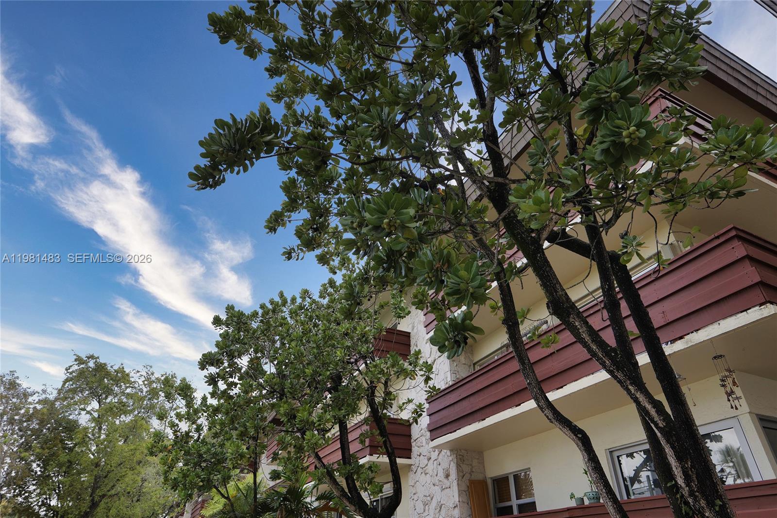 1205 Mariposa Ave # 326