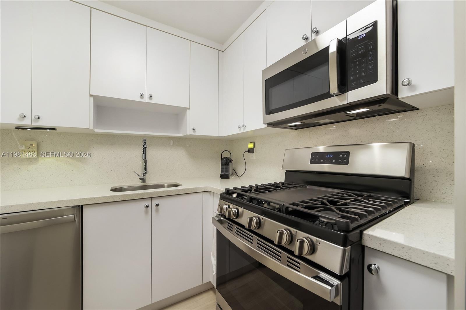 1205 Mariposa Ave # 326