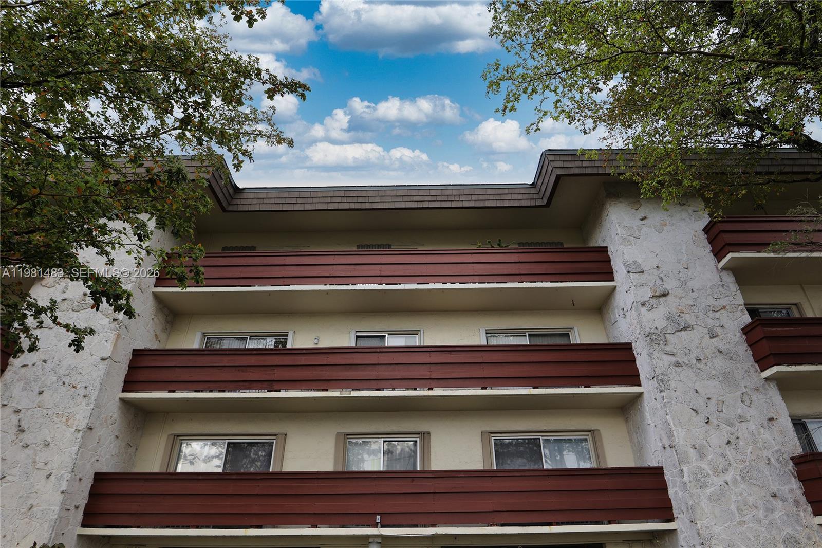 1205 Mariposa Ave # 326