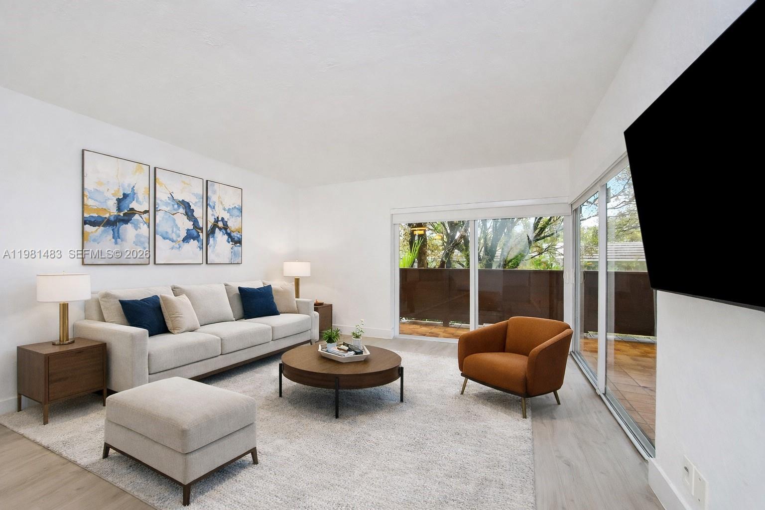 1205 Mariposa Ave # 326